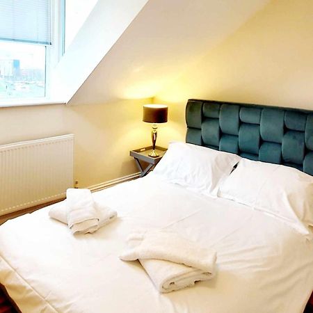 Apartment 5 - Two Bedroom Luxury Apartment Close To Town, Mainline Rail & Theatre Stylish And Comfortable Darlington  Kültér fotó